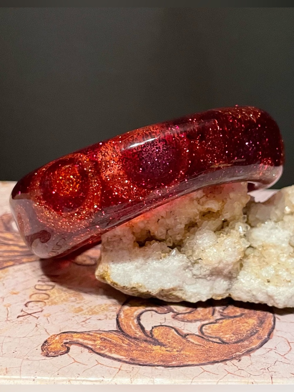 Red Glitter Lucite Bangle Bracelet - size 8 - Picture 3 of 4